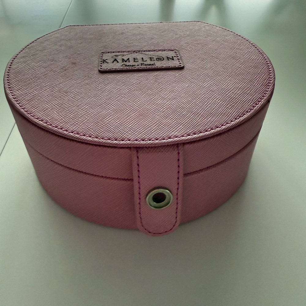 Pink Round Kameleon Jewelry Box - Picture 3 of 6